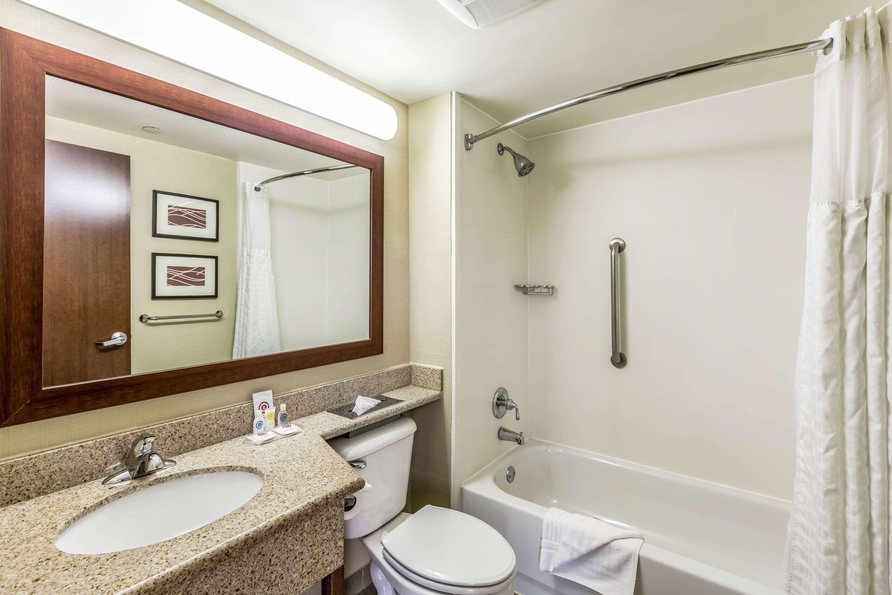 Comfort Inn Medford-Long Island Exterior foto